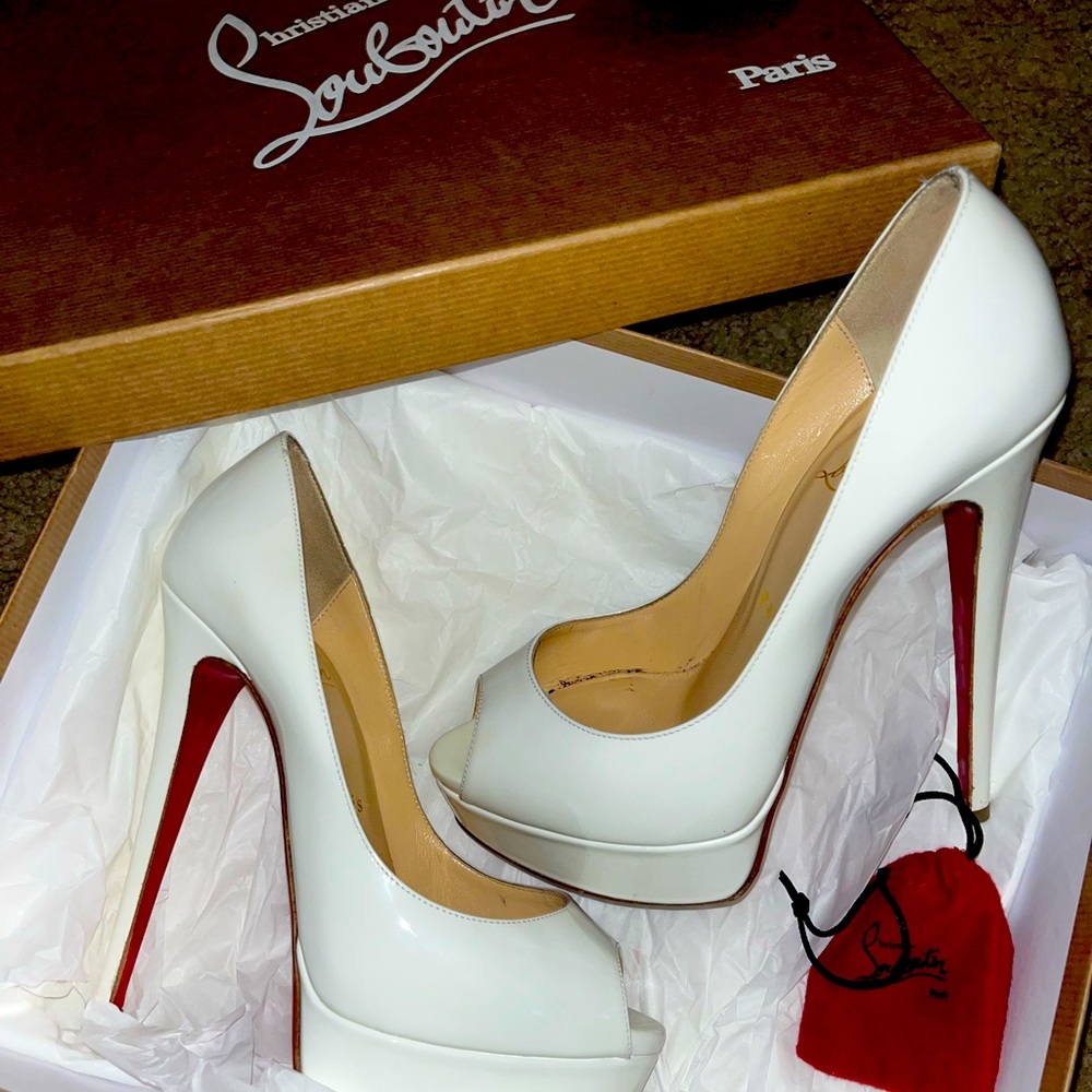 CHRISTIAN LOUBOUTIN HEELS 👠